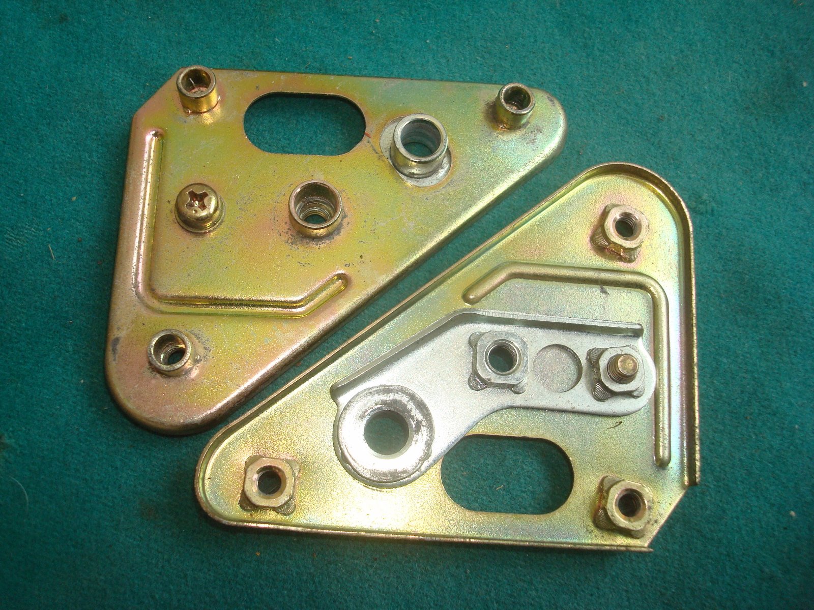 Goldwing GL1800 01 to 10 Mirror backing plates: set