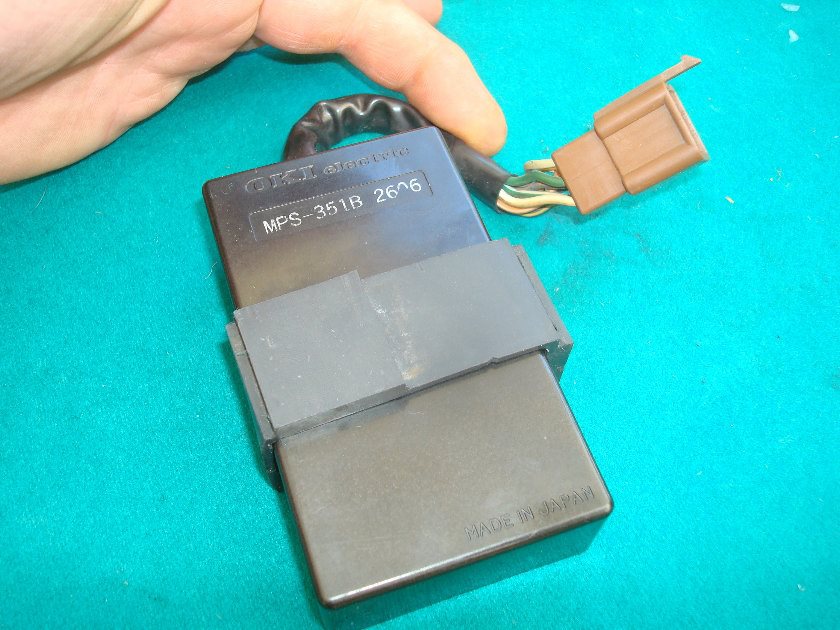 Goldwing GL1100 83 Signal controller ONLY, all models that year.