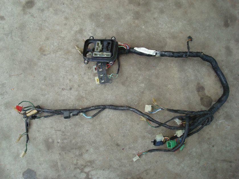 Goldwing GL1200 84 Fairing Sub-harness: 32105-mg9-8700 12A 32105-mg9-8700