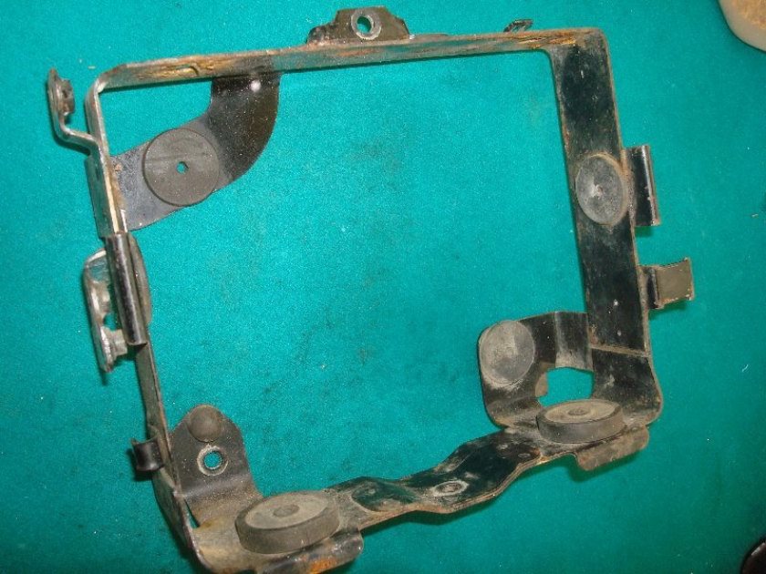 Goldwing GL1000 75 to 79 Battery box WITH grommets