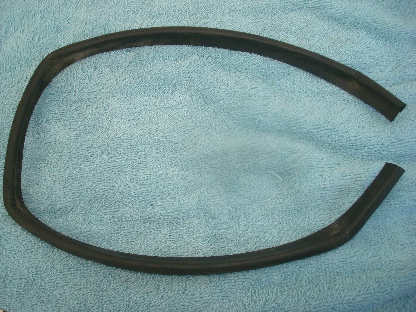 Goldwing GL1200 84 to 87 Fairing pocket Seal Right hand