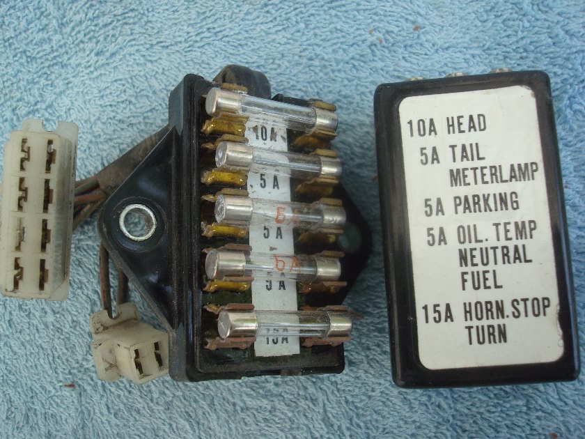 Goldwing GL1000 75 76 77 77 (from a 75) Fuse box, cap, harness