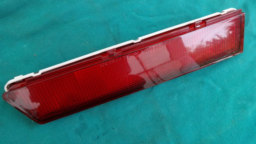 Goldwing GL1500 88 to 00 Right hand trunk reflector assembly