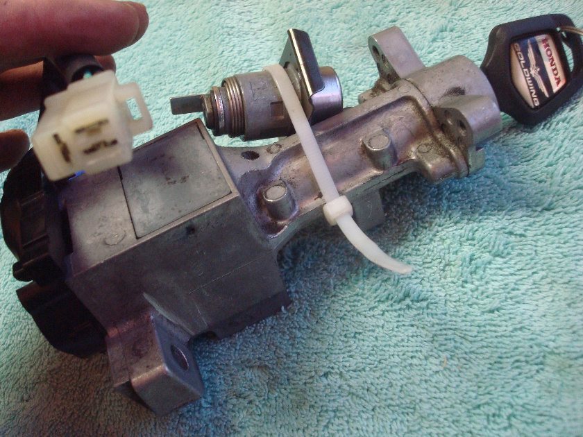 Goldwing GL1800 06 to 10 SWITCH ASSY., COMBINATION & LOCK + 35100-MCA-A62