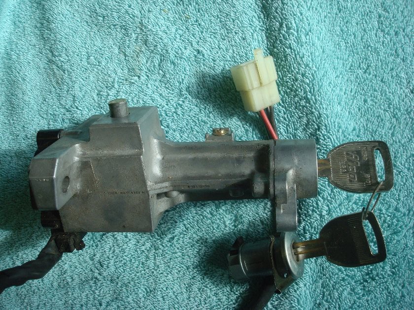 Goldwing GL1800 01 to 10 SWITCH ASSY COMBINATION & LOCK ++ 35100-MCA-671