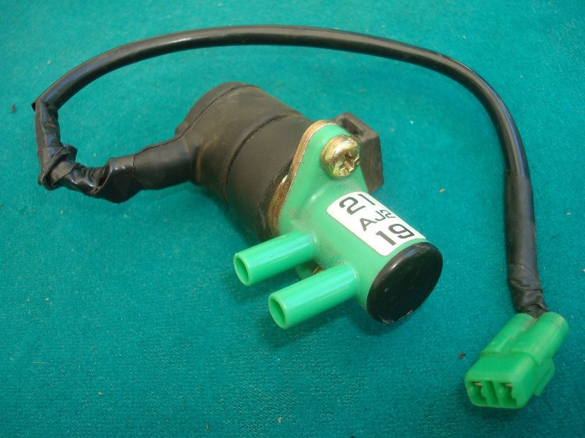 Goldwing GL1500 88 to 00 21-AJ2-19 Vacuum sensor 17225-MN5-010