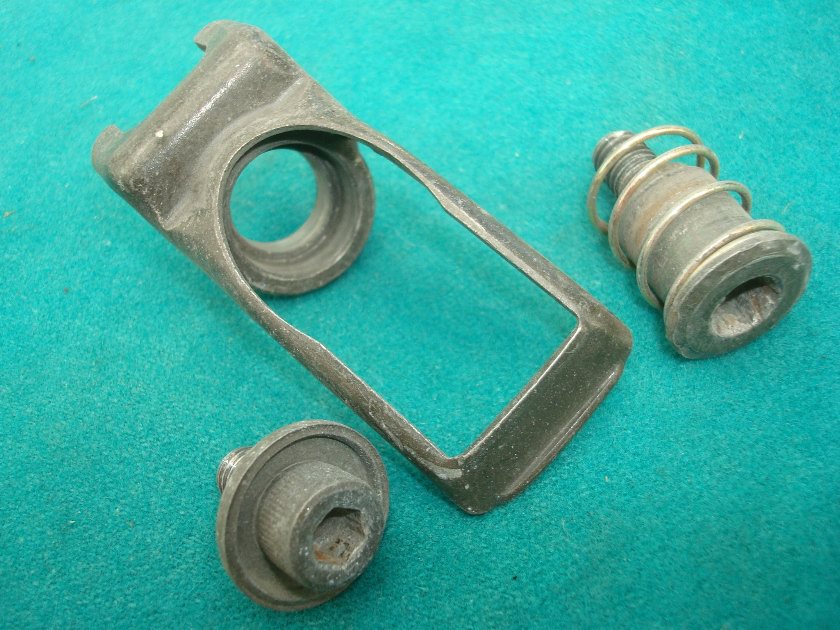 Goldwing GL1100, 1200 82 to 87 Seat adjuster set for