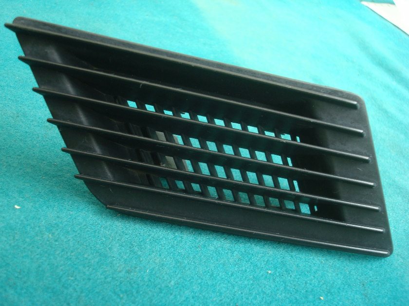 Goldwing GL1200 84 Right hand intake grille fairing