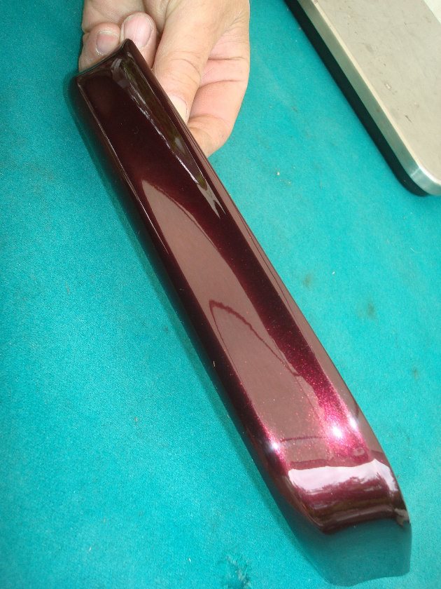 Goldwing GL1800 06 to 07 Right saddlebag corner molding trim Cabernet Red