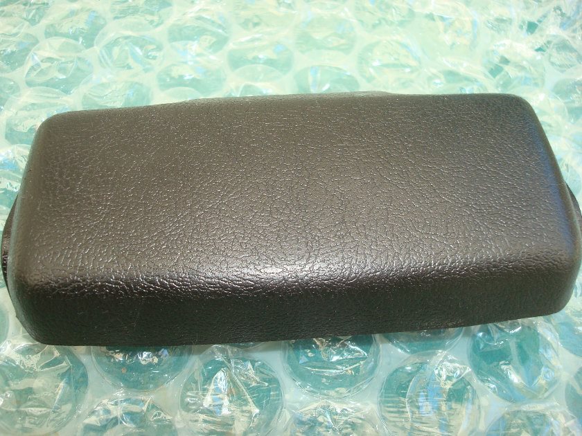 Goldwing GL1500 88 to 00 COVER, HANDLE CENTER BLACK 53130-MN5-000