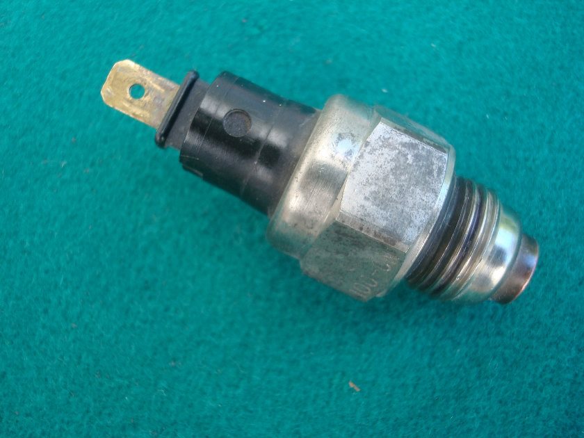 Goldwing GL1500 88 to 00 Water temperature sensor fan sensor