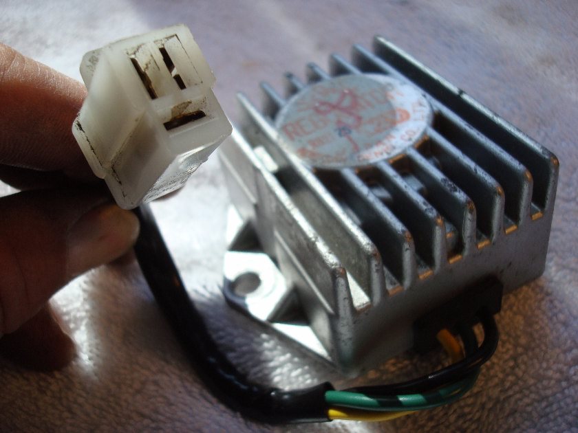 Goldwing GL1000 75 76 77 regulator rectifier
