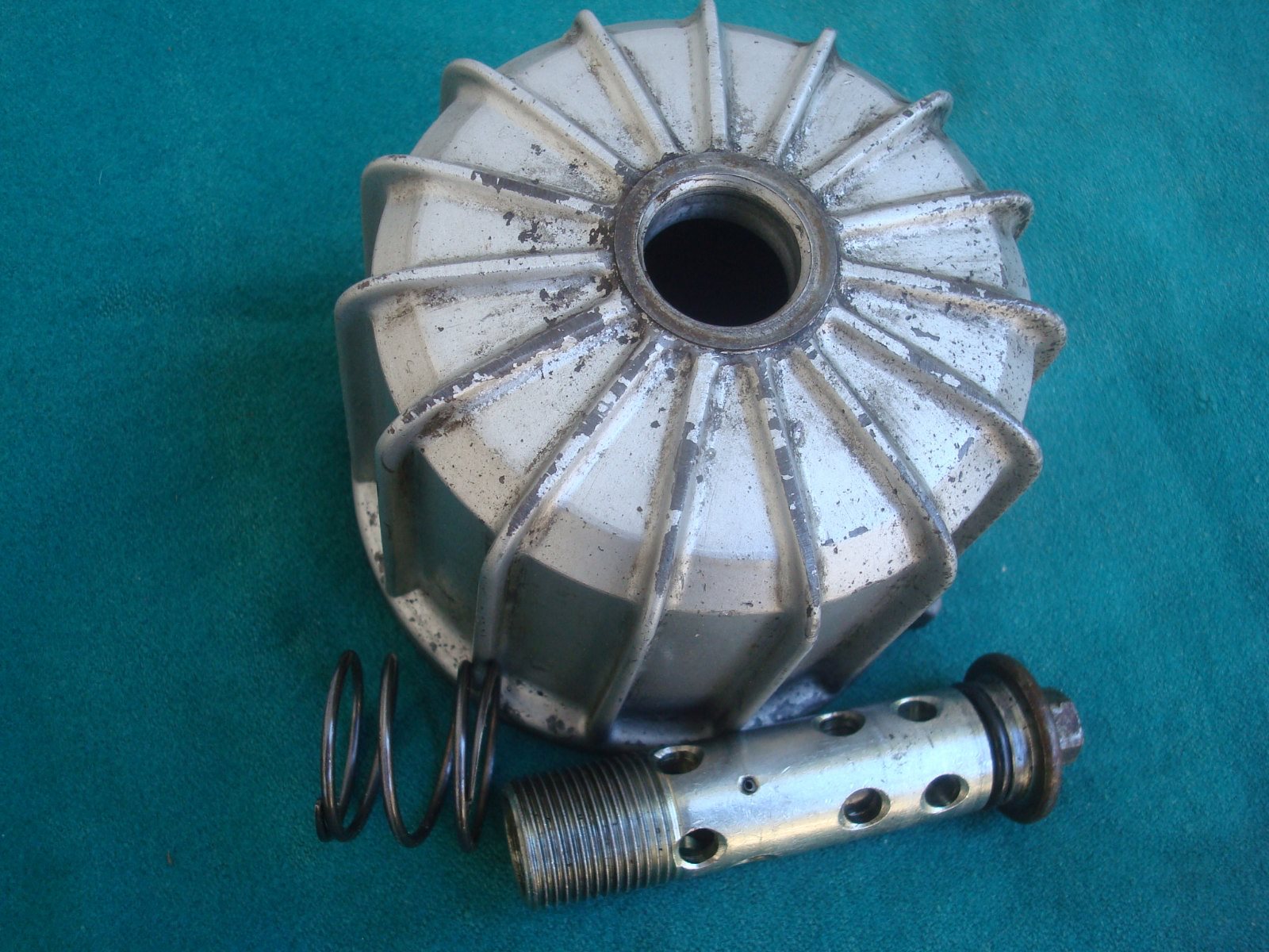 Goldwing GL1200 75 to 87 Oil filter housing, spring, bolt.