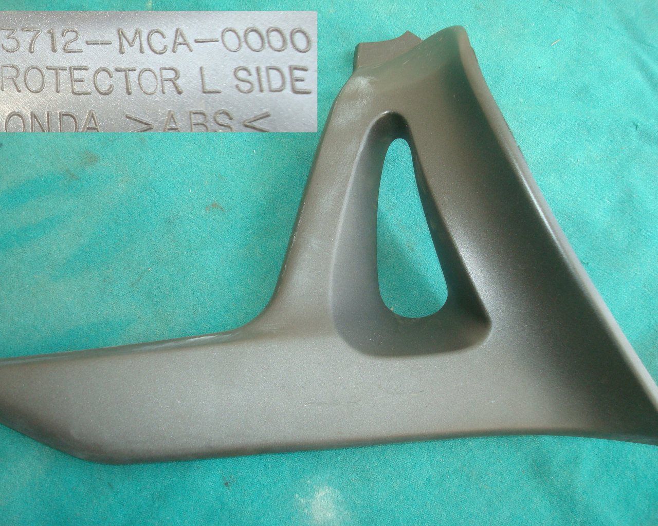 Goldwing GL1800 01 to 17 Side cover protector  83710-MCA-000ZA