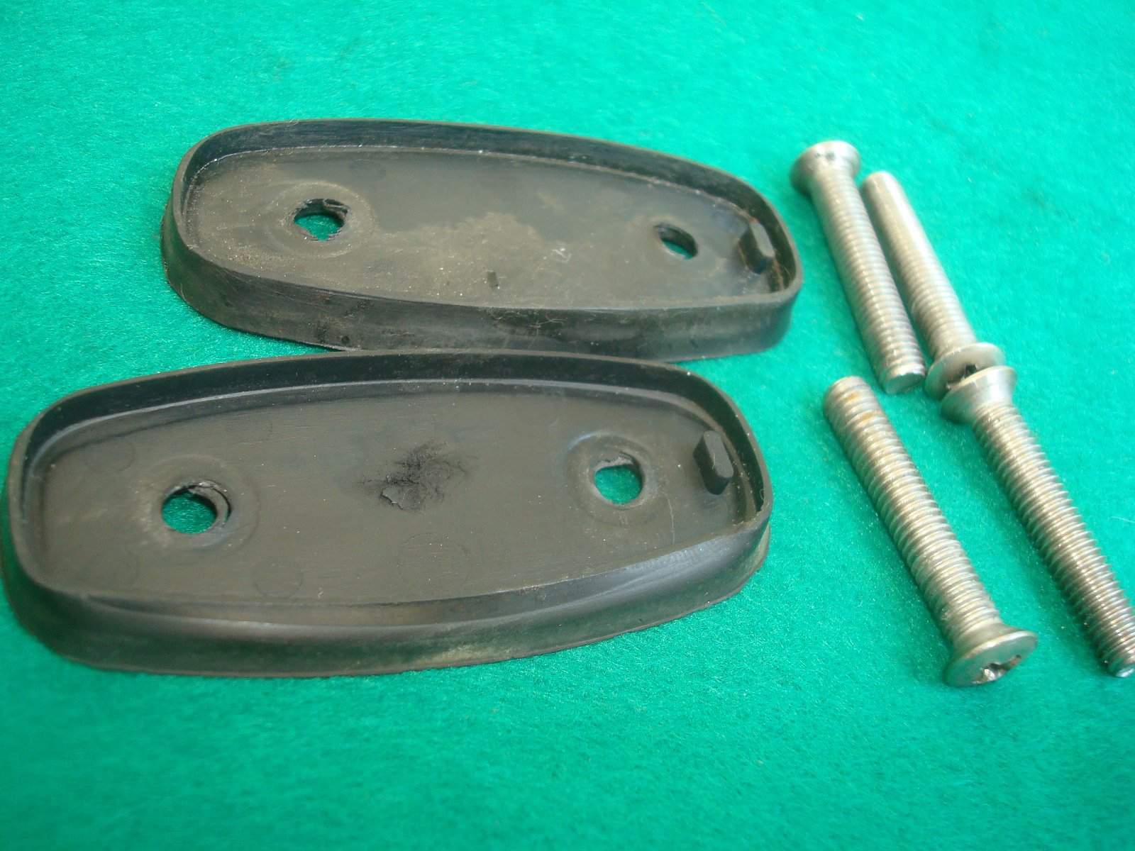 Goldwing GL1100 80 to 83 Mirror mount rubber bases and screws