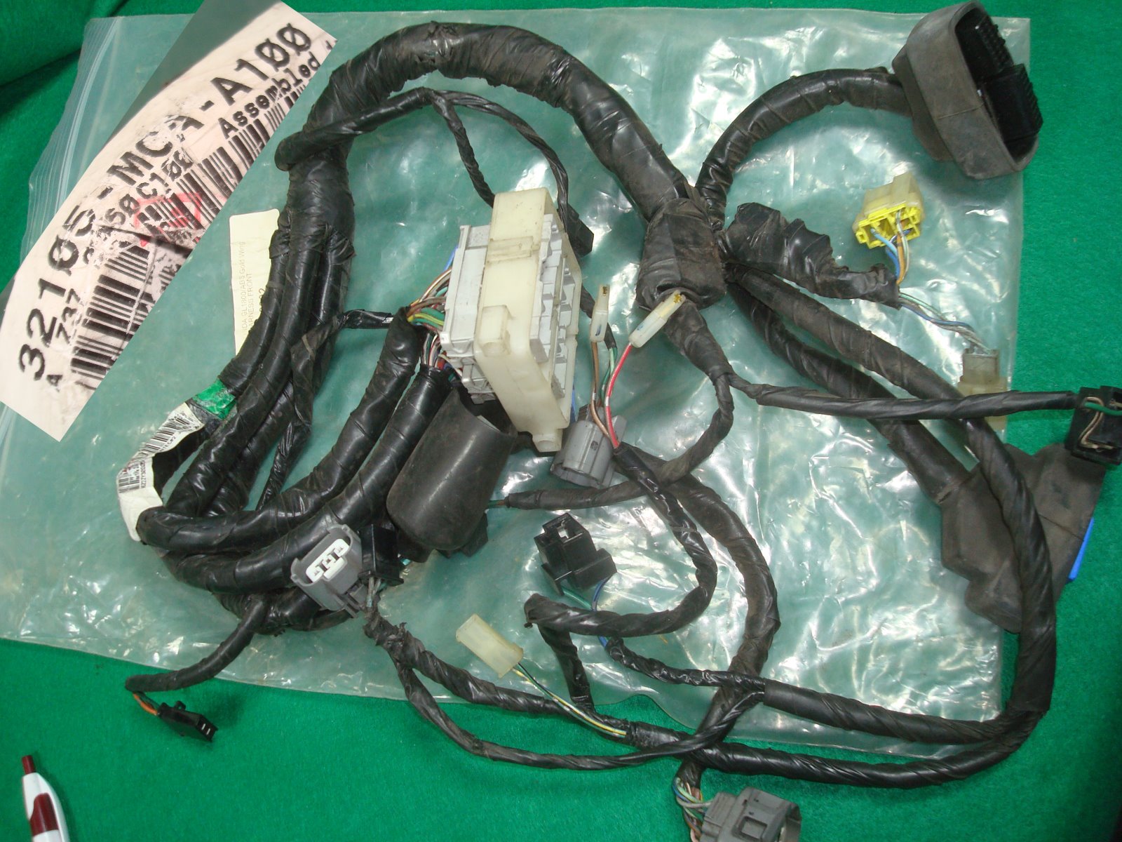 Goldwing GL1800 03 04 05 SUB-HARNESS, FAIRING 32105-MCA-A10