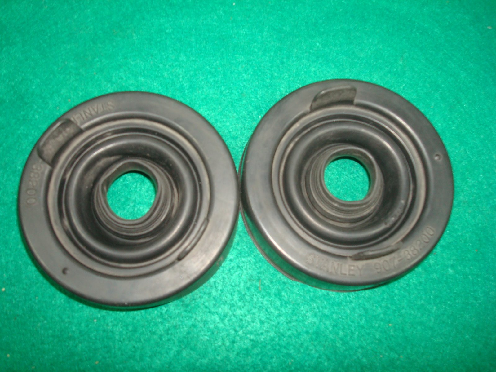 Goldwing GL1800 01 to 17 COVER, RUBBER (set of 2) 33112-KPB-003