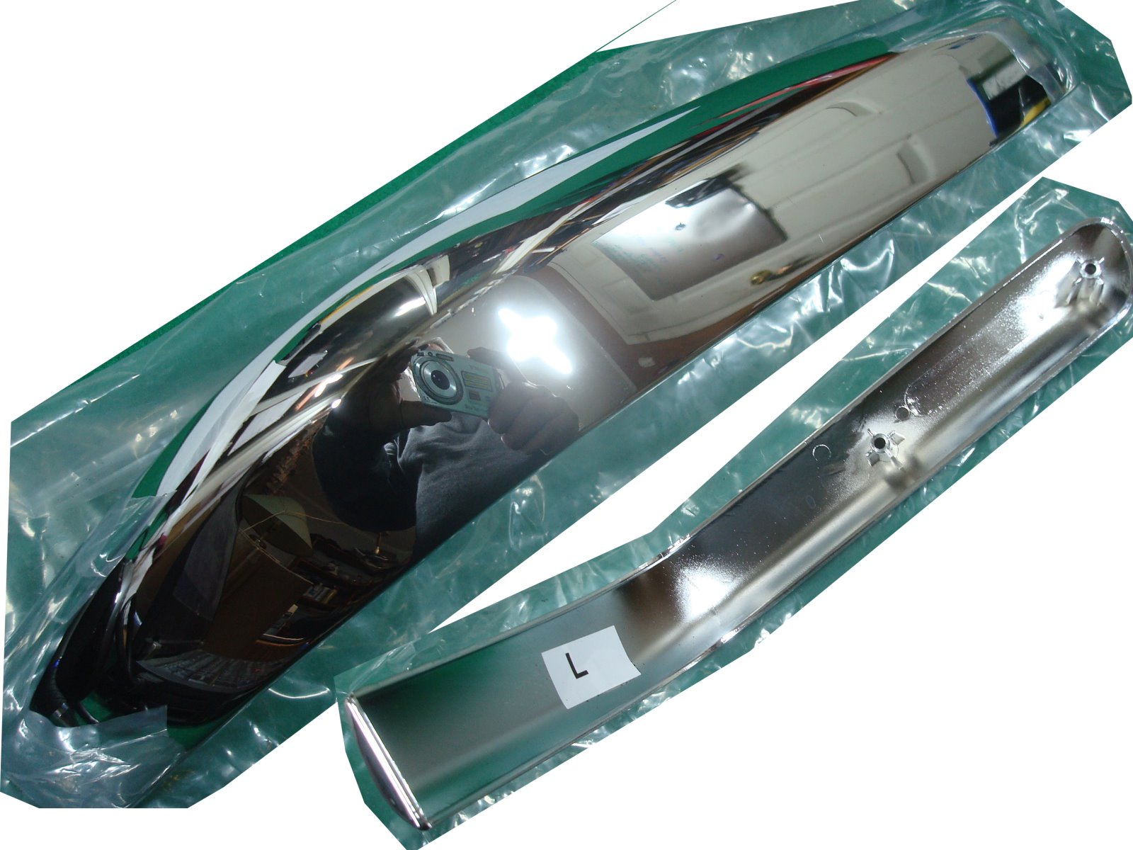 Goldwing GL1800 01 to 10 Saddlebag Corner Trim Molding LEFT
