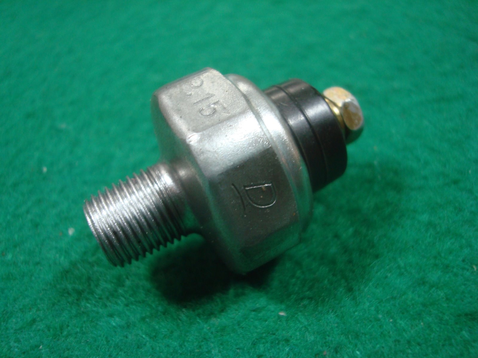 Goldwing GL1800 01 to 10 SWITCH ASSY., OIL PRESSURE (DENSO) 35500-MJ4-024