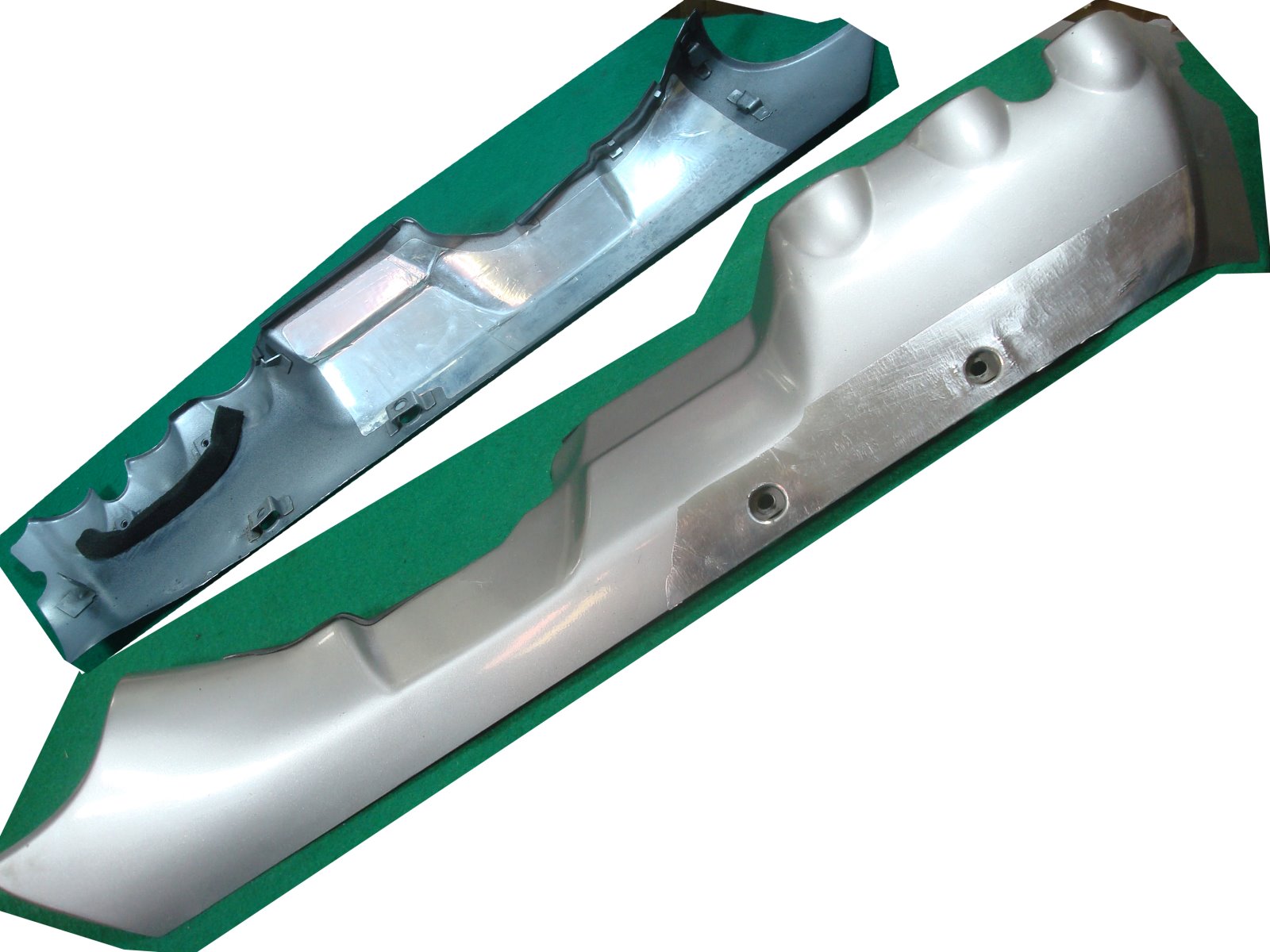 Goldwing GL1800 01 to 17 PROTECTOR ASSY., R. MUFFLER 18110-MCA-780
