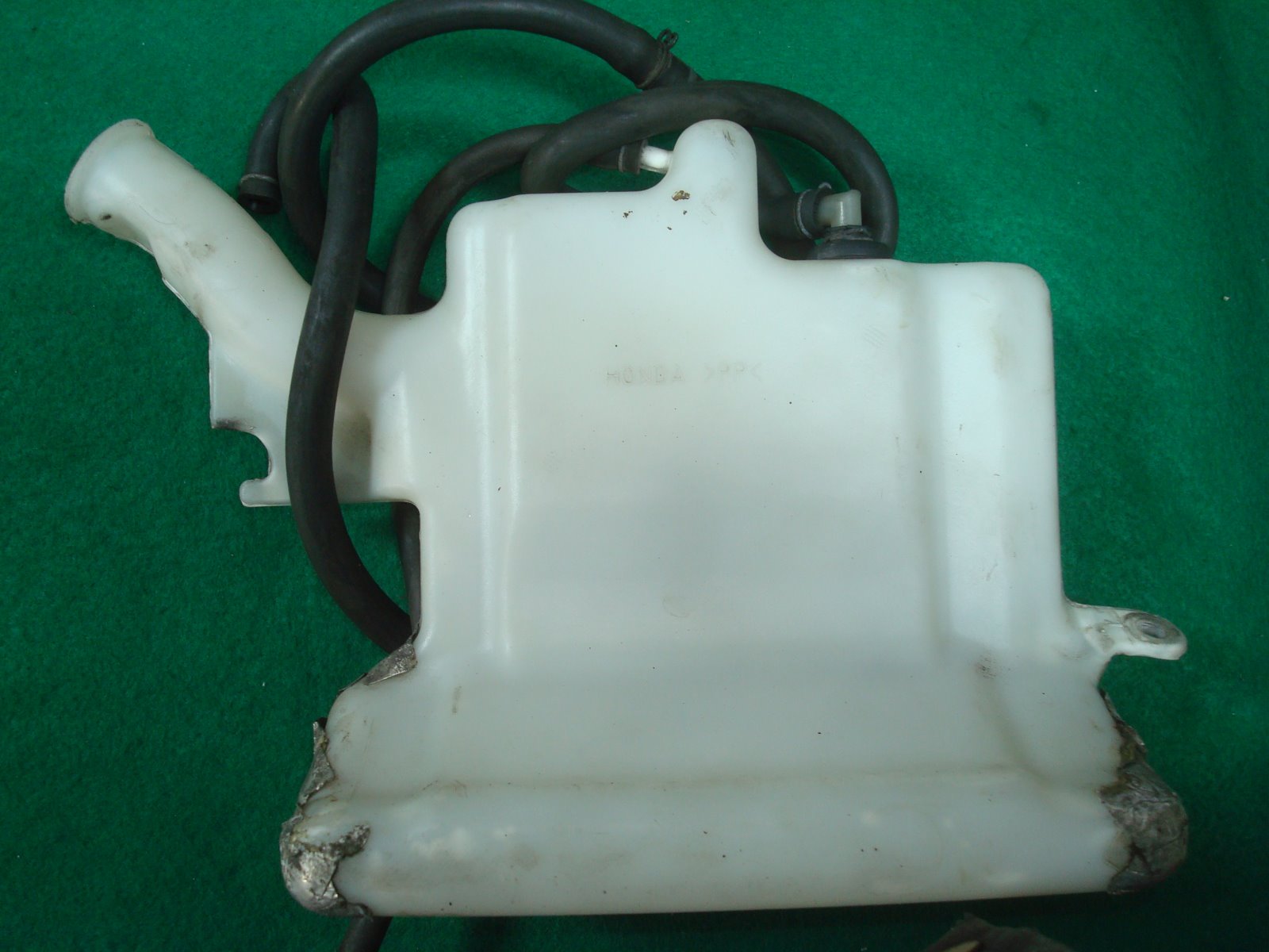 Goldwing GL1800 05 to 17 TANK ASSY., RESERVE 19110-MCA-000