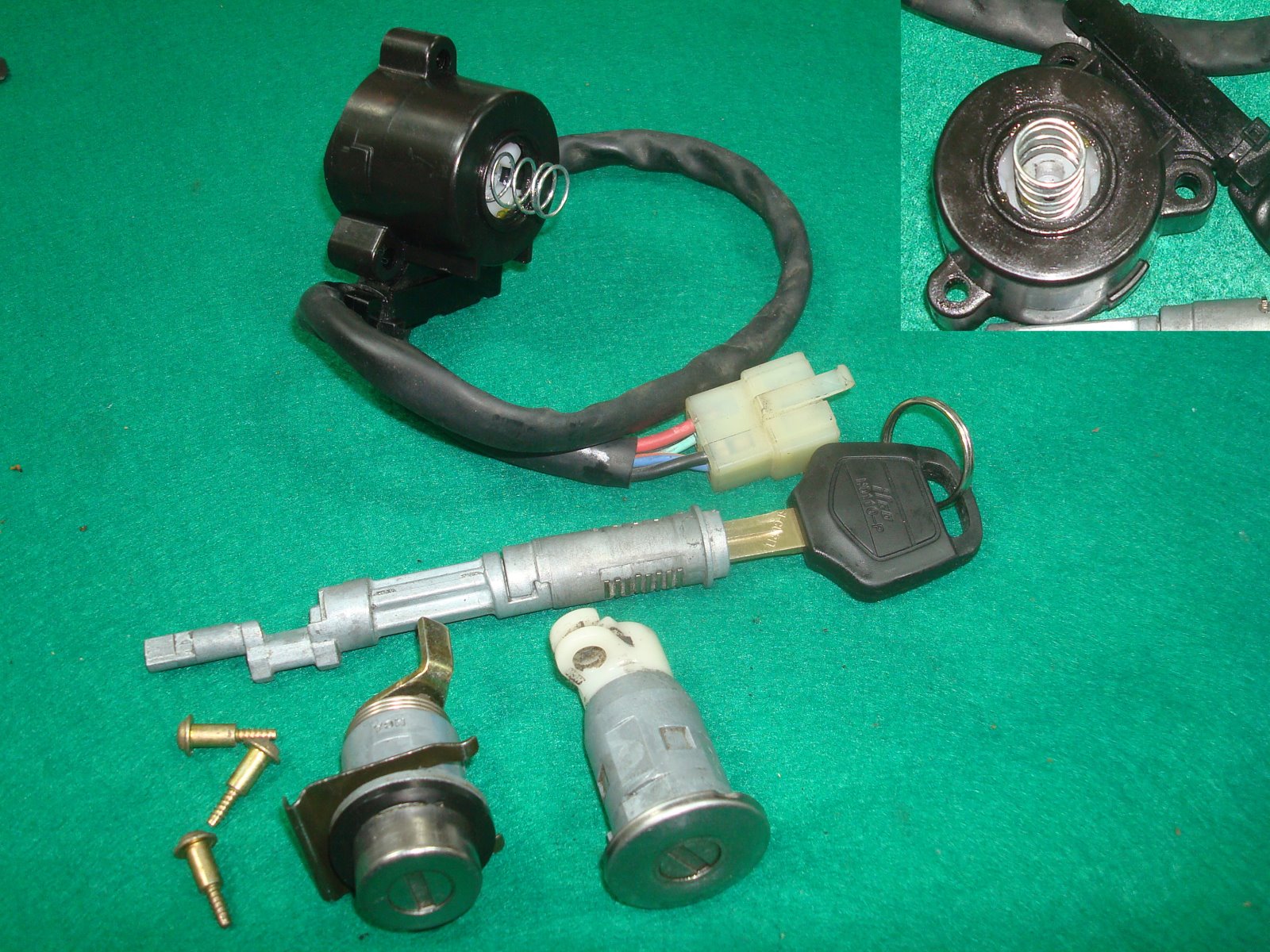 Goldwing GL1800 01 to 10 BASE, CONTACT +++ 35101-MCA-A62