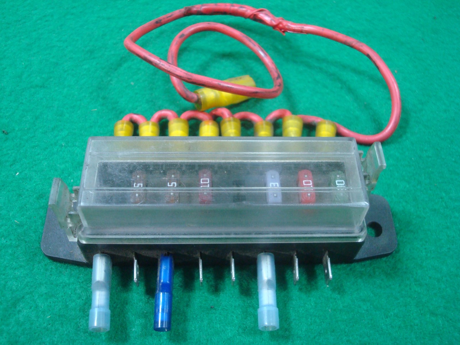 Goldwing GL1800 Any Wing An 8 position fuse box assembly, ready