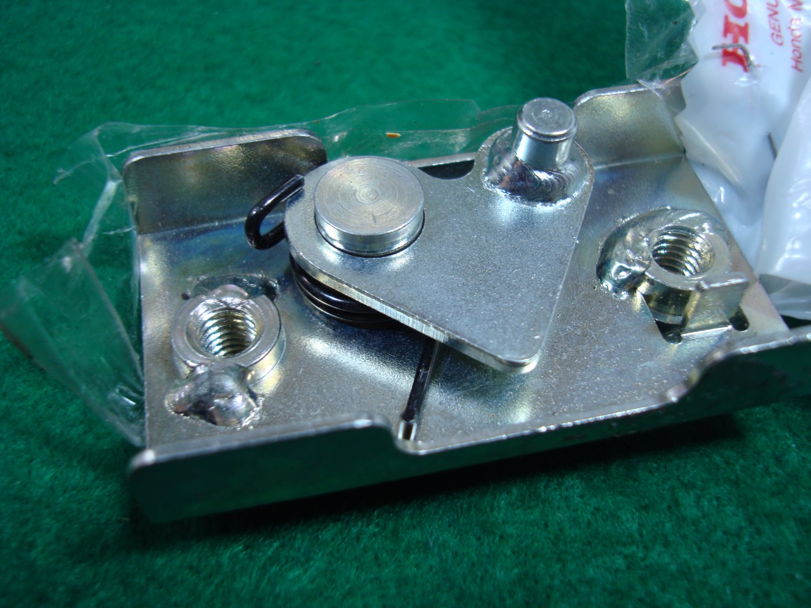 Goldwing GL1800 01 to 17 Windshield Cam adjuster BODY plus 64542-MCA-000
