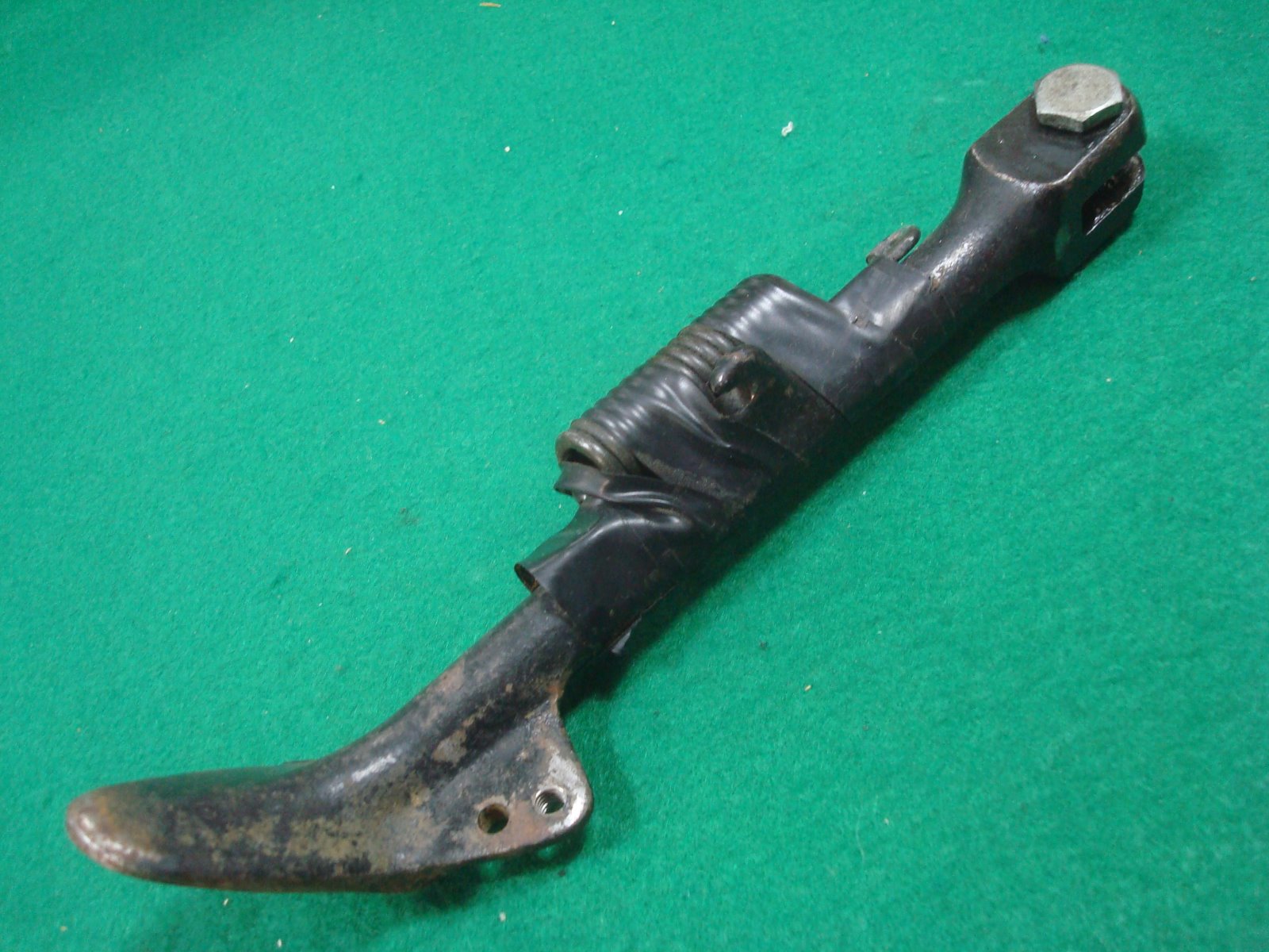 Goldwing GL1200 84 to 87 Bar Assy, side stand 50540-MG9-000