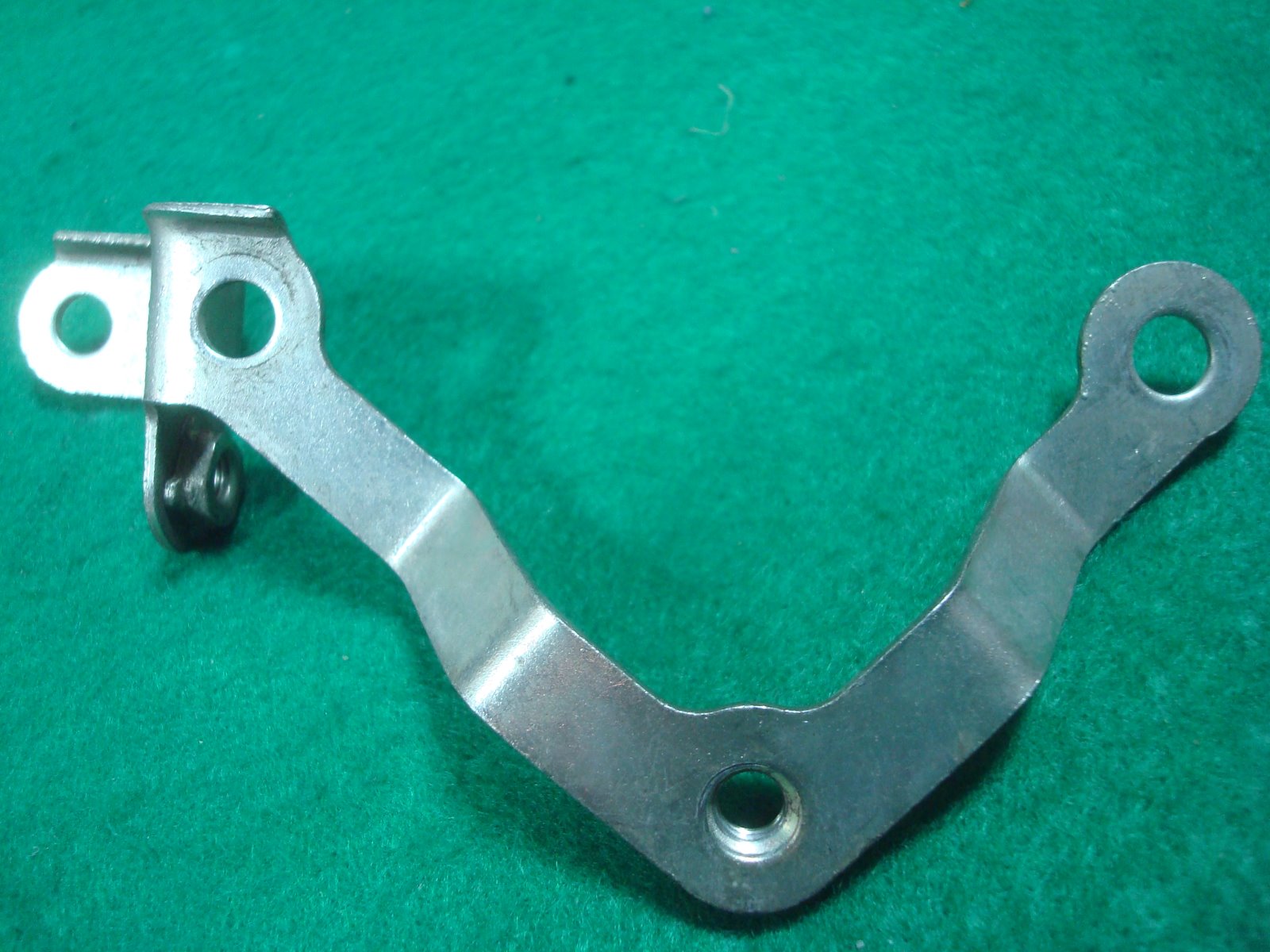 Goldwing GL1800 01 to 17 Stay, l. Fr Fender (Fender stay) 61119-MCA-000