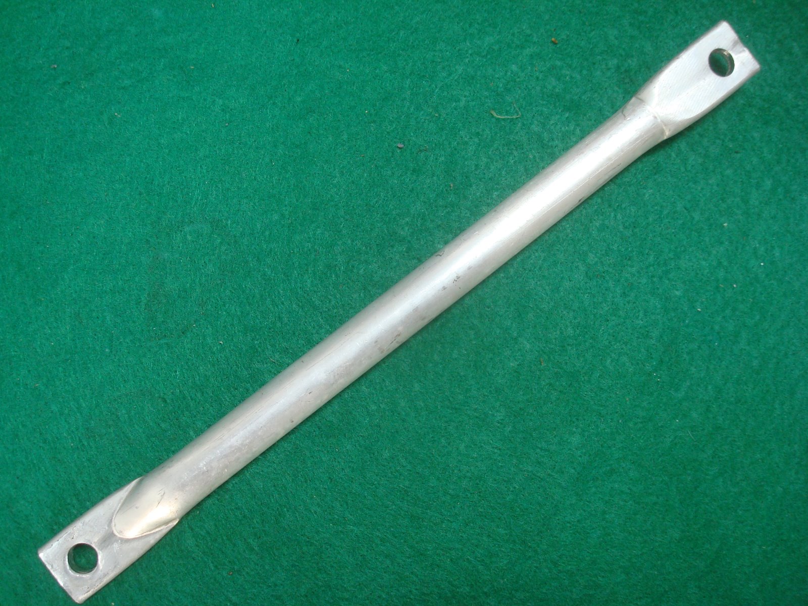 Goldwing GL1800 01 to 05 PIPE, COWL SIDE 64514-MCA-000