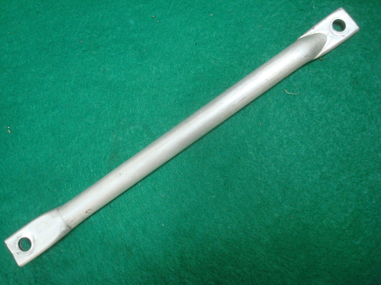 Goldwing GL1800 01 to 05 PIPE COWL SIDE 4 64514-MCA-000