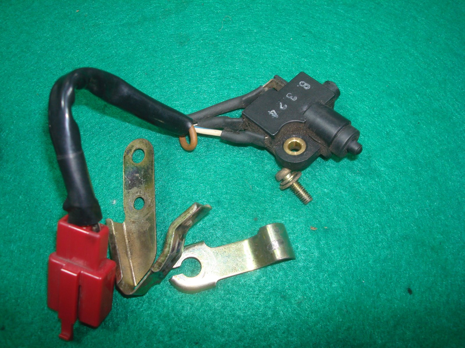 Goldwing GL1500 88 to 00 SWITCH ASSY., REVERSE NEUTRAL 35370-MN5-003
