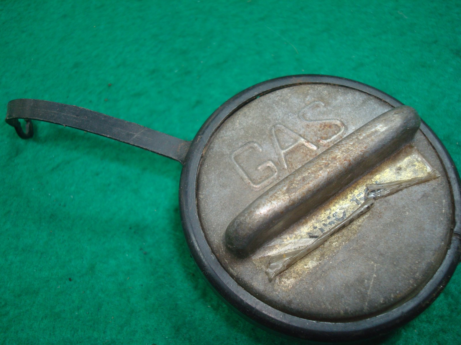 Goldwing GL1100 80 to 83 CAP ASSY., FUEL FILLER 17660-MB9-000