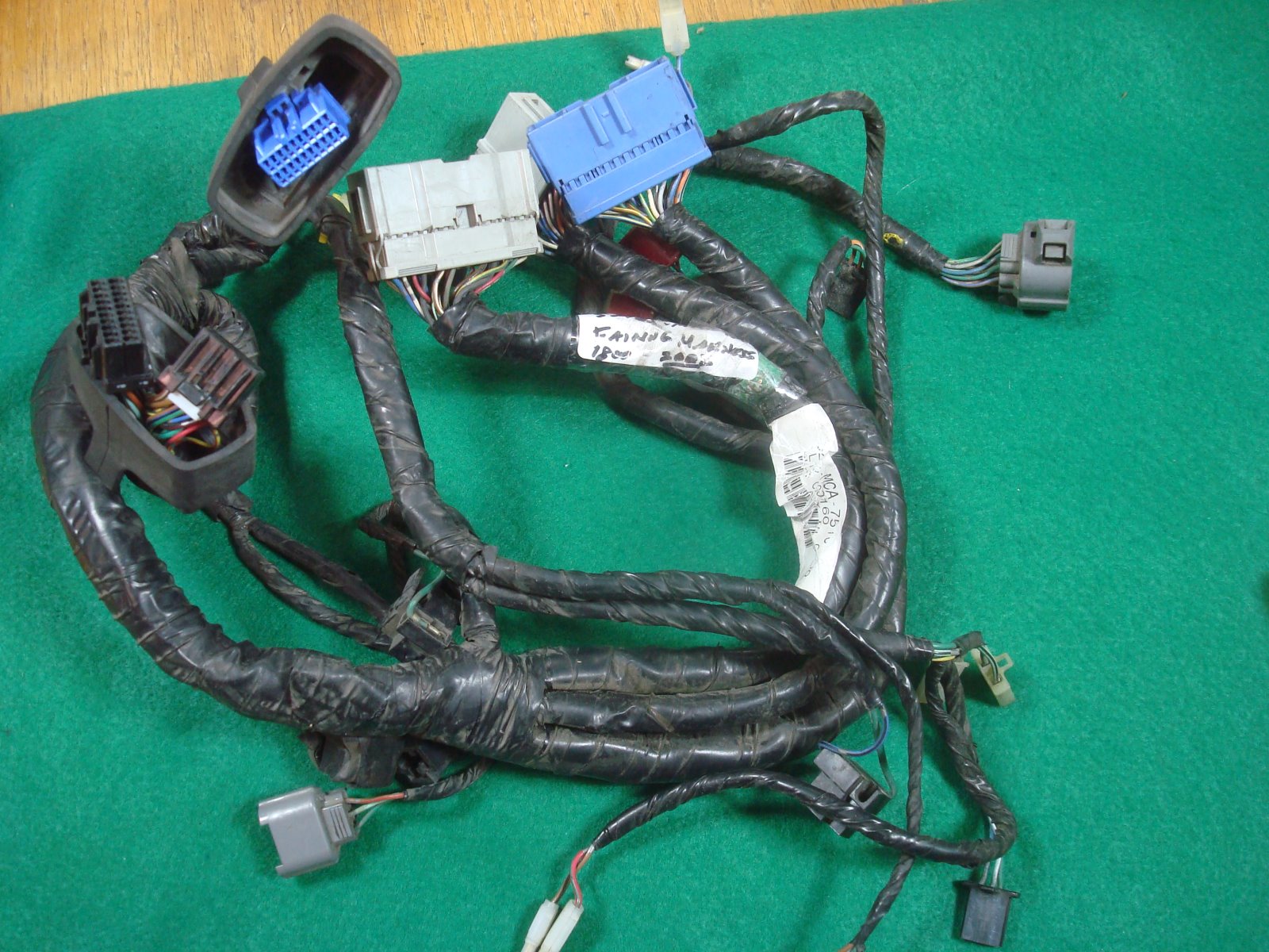 Goldwing GL1800 2002 Sub-harness Fairing 32105-MCA-751 32105-MCA-751
