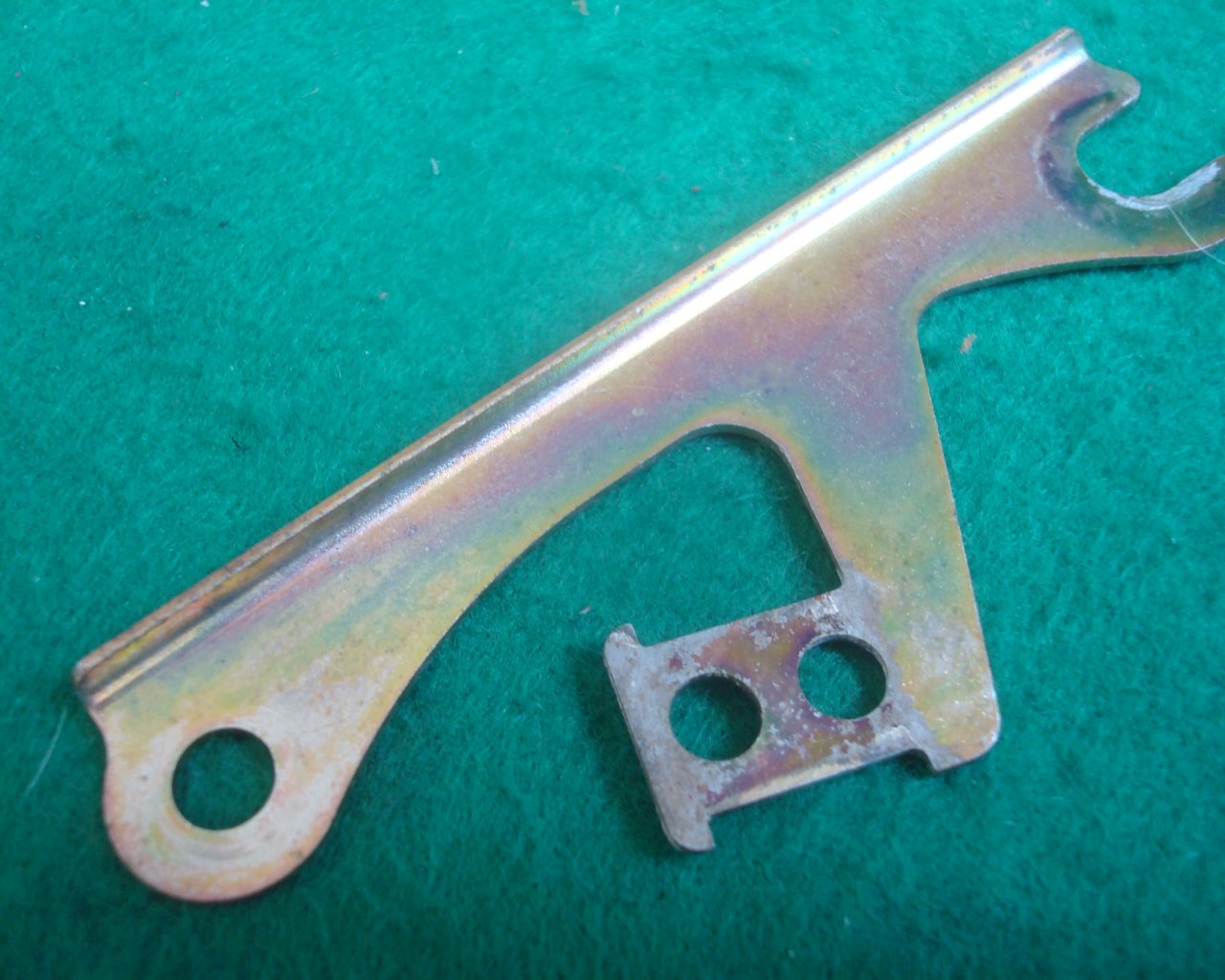 Goldwing GL1800 01 to 10 Plate, Stay (Upper) 64513-MCA-000