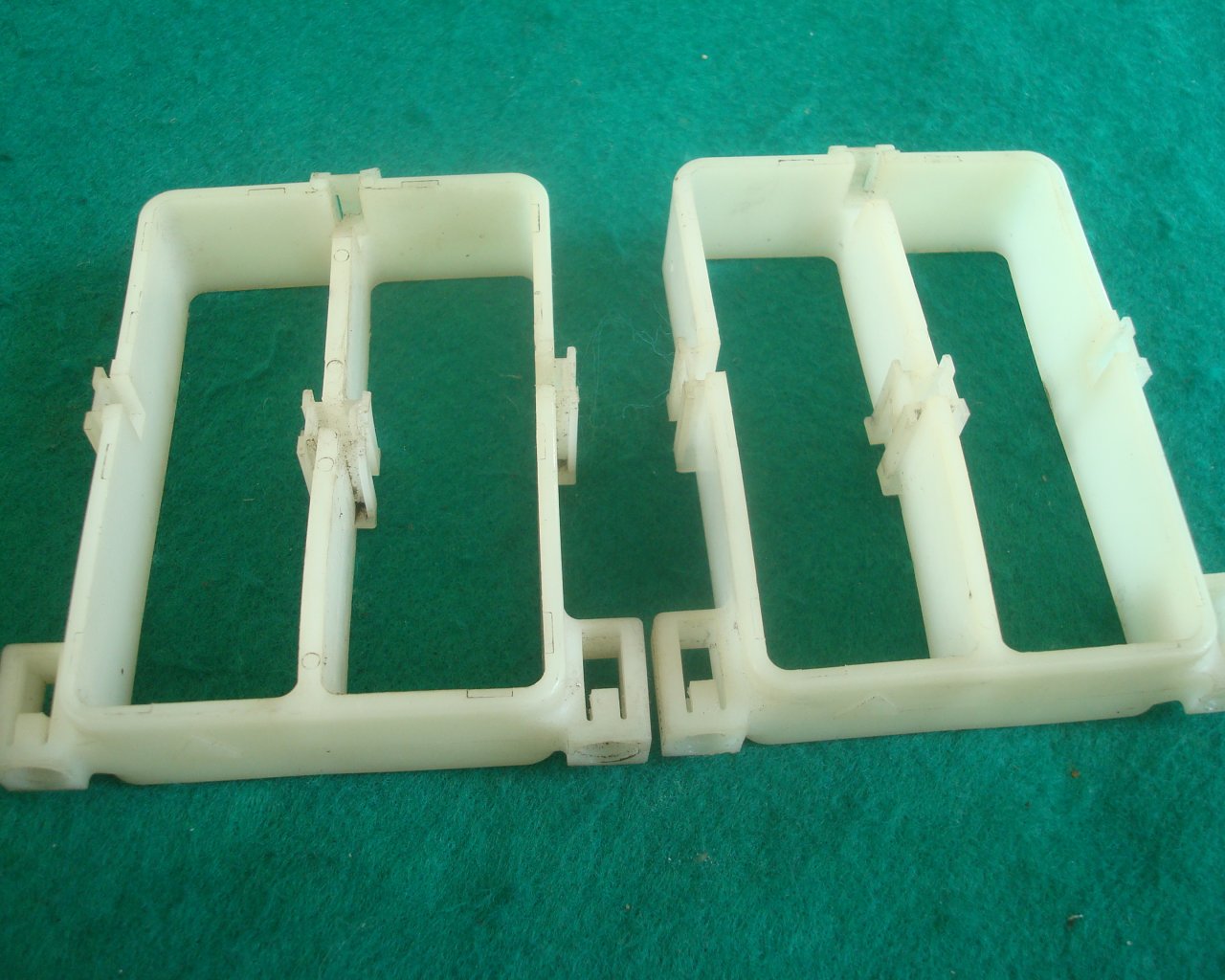 Goldwing GL1800 01 to 10 Harness carriers stays 91571-MCA-P00