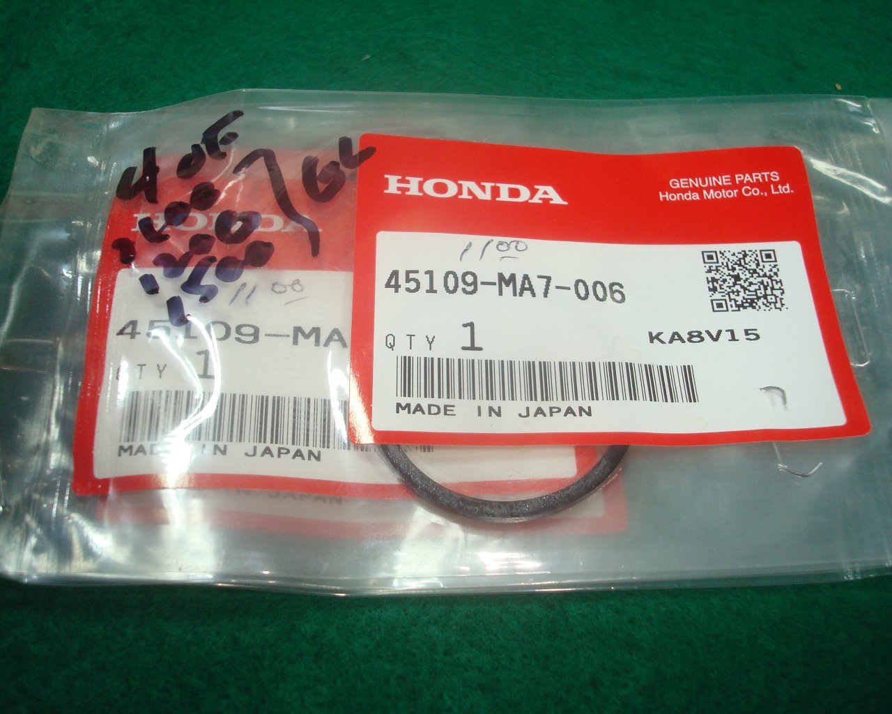 Goldwing GL1100, 12,15 83 to 92 Brake dust seals (SW3) 45109-MA7-006