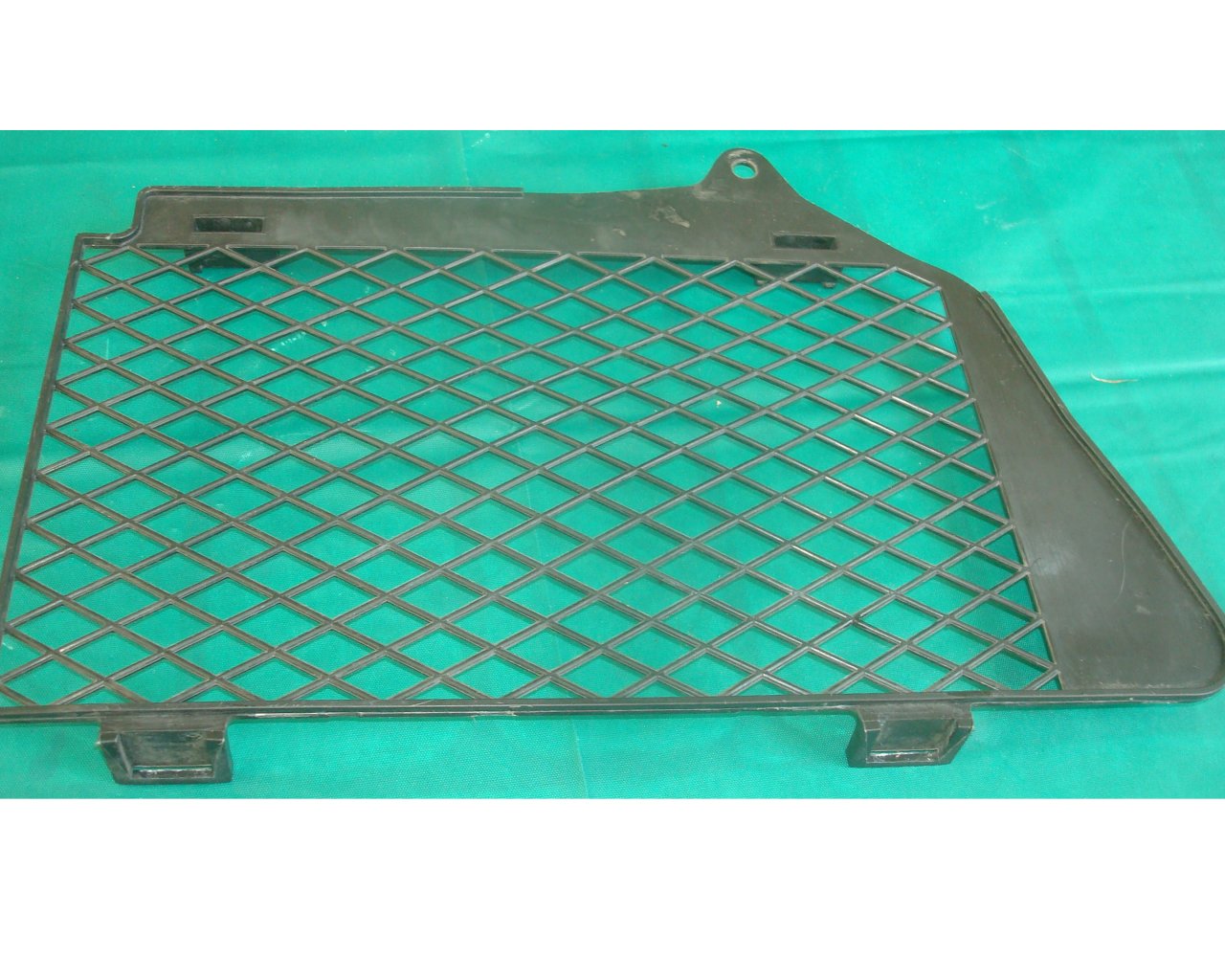 Goldwing GL1800 01 to '05 Left hand radiator grille 19205-MCA-000