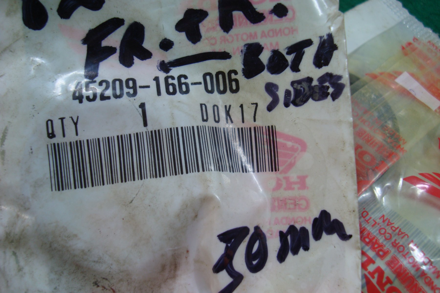 Goldwing GL1100 1982 Brake caliper piston seal X2 45209-166-006