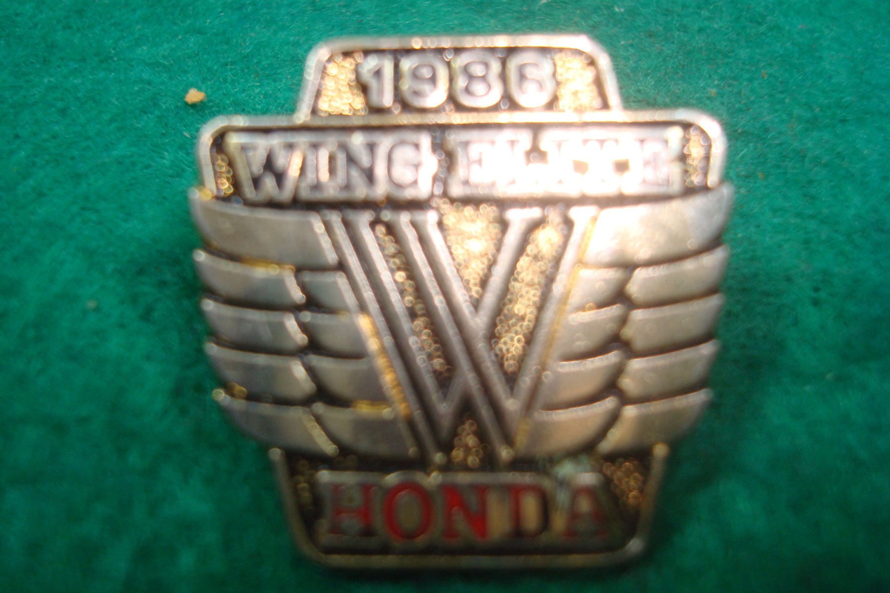 Goldwing GL1200 1986 RARITY: An original Honda 'pin' Collector