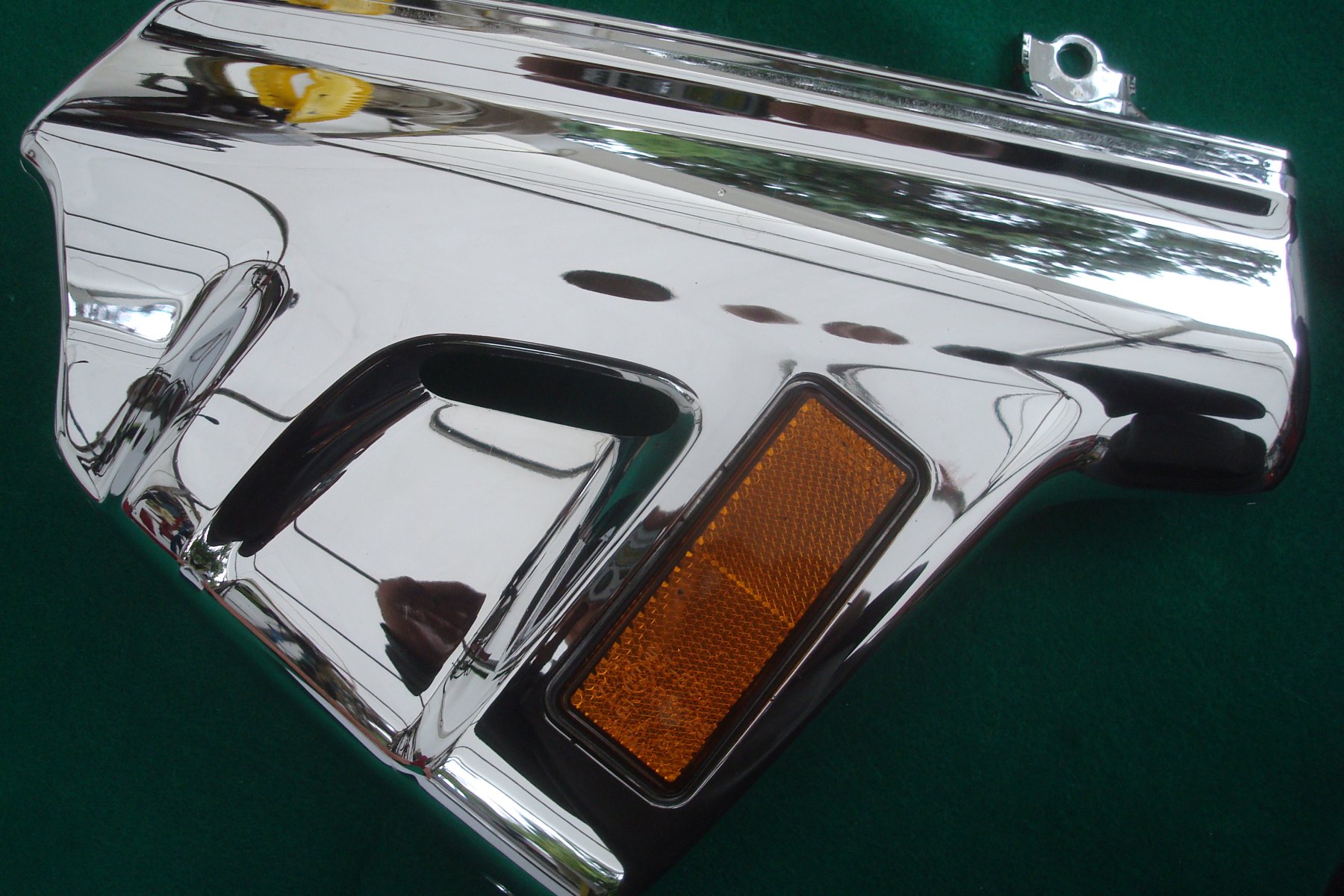 Goldwing GL1800 01 to 10 Cover, right fr fender EXCELLENT 61112-MCA-000