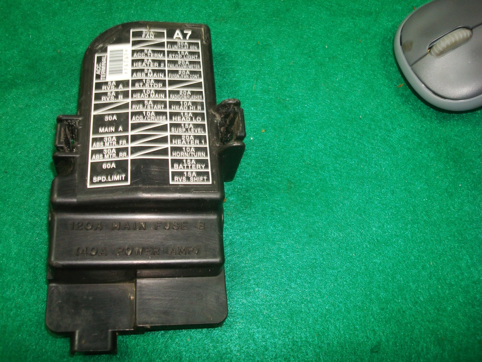 Goldwing GL1800 01 to 05 Fuse box cover and label 38252-MCA-003
