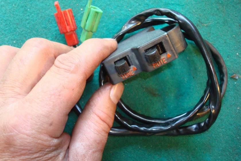 Goldwing GL1100 80 81 82 83 Clarion 2 system handle bar control tune mute