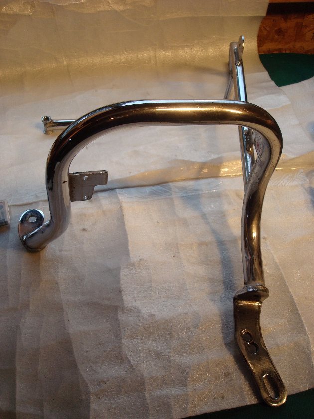 Goldwing GL1100 83 Saddle bag mount RH late model w/helmet hanger