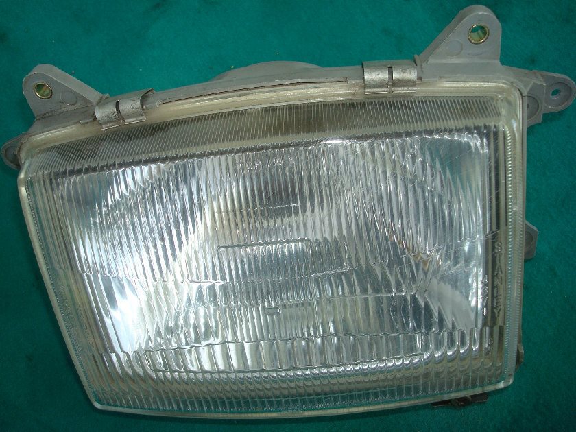Goldwing GL1200 84 to 87 headlight assembly, complete, and good.