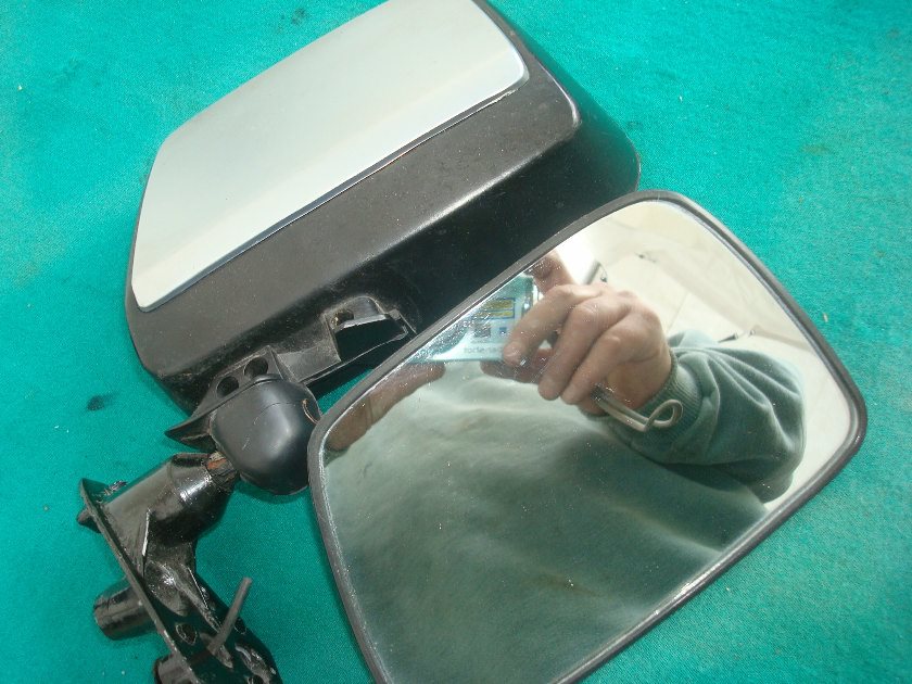 Goldwing GL1200 86 Glass only, mirror it fits. Stock Replacement mirror.
