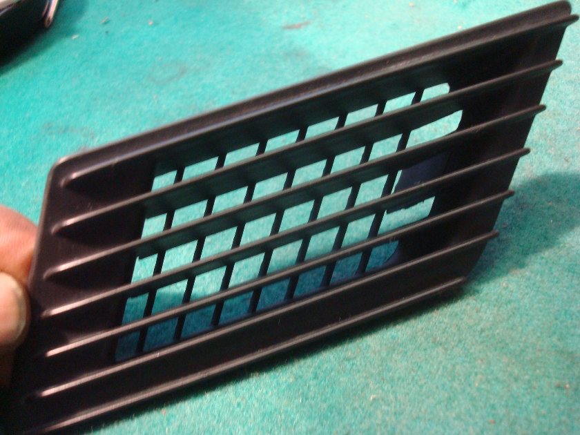 Goldwing GL1200 85 to 87 #1 LEFT hand fairing inlet grille