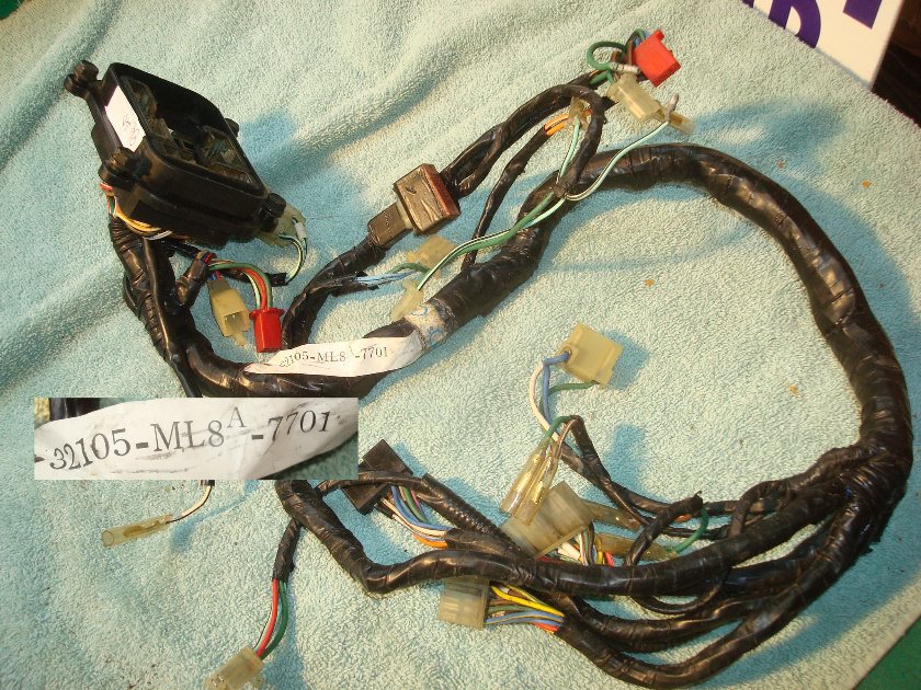 Goldwing GL1200 86 to 87 SUB-HARNESS, FAIRING Sub-Harness: 32105-ML8-770