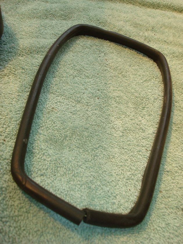 Goldwing GL1200 84 to 87 fairing pocket seal, either side,